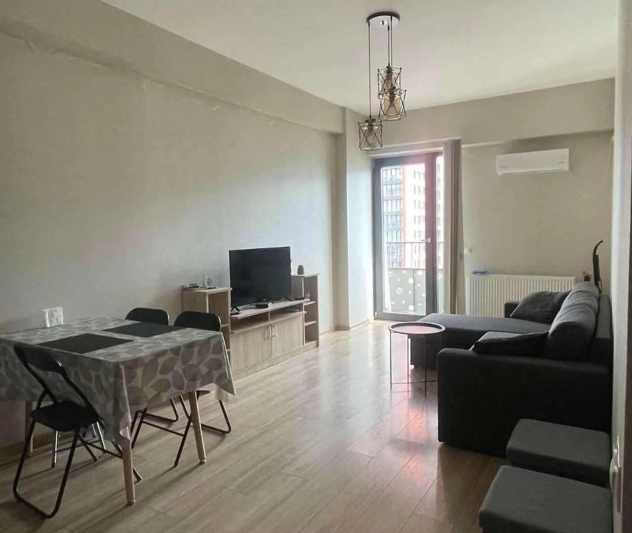 Apartment In Tetris Building Piramida, 150M From The State Subway Tbilisi Georgien