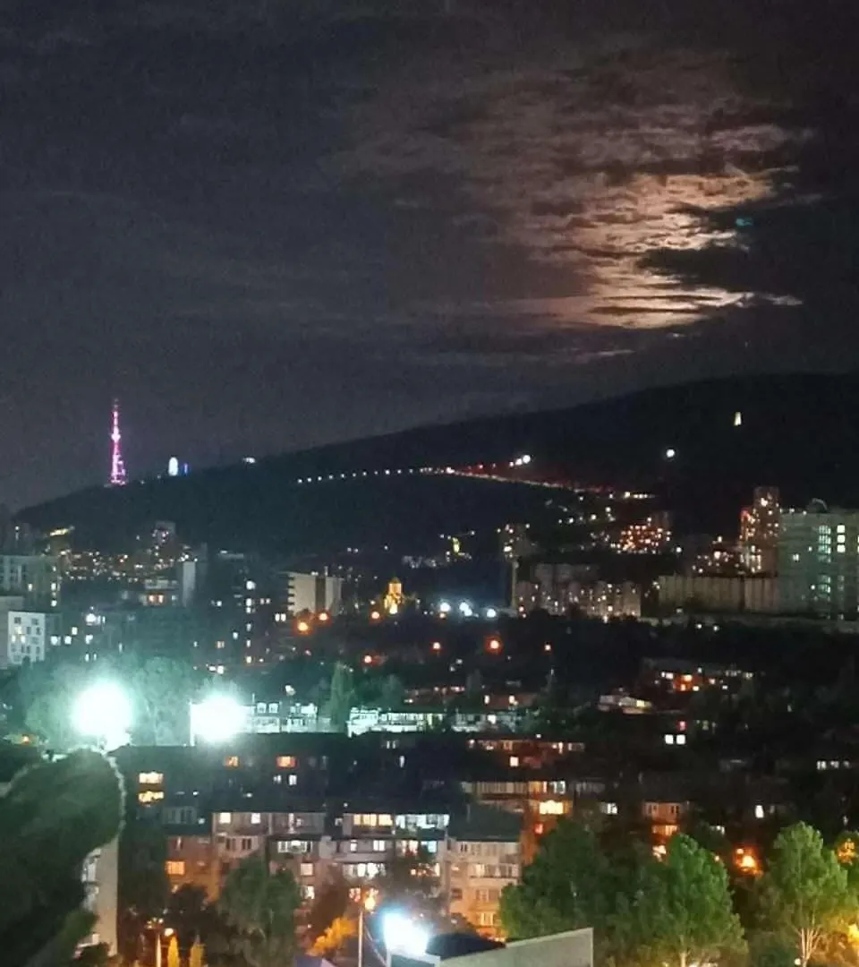Apartment In Tetris Building Piramida, 150M From The State Subway Tbilissi